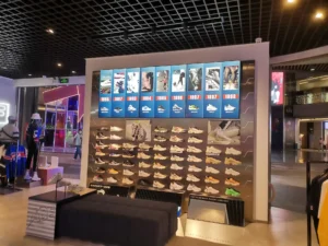 品牌零售门店灯箱与光板照明项目